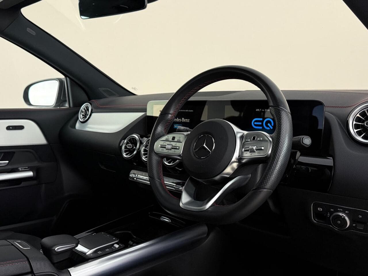 Mercedes-Benz EQA thumbnail Interior Front