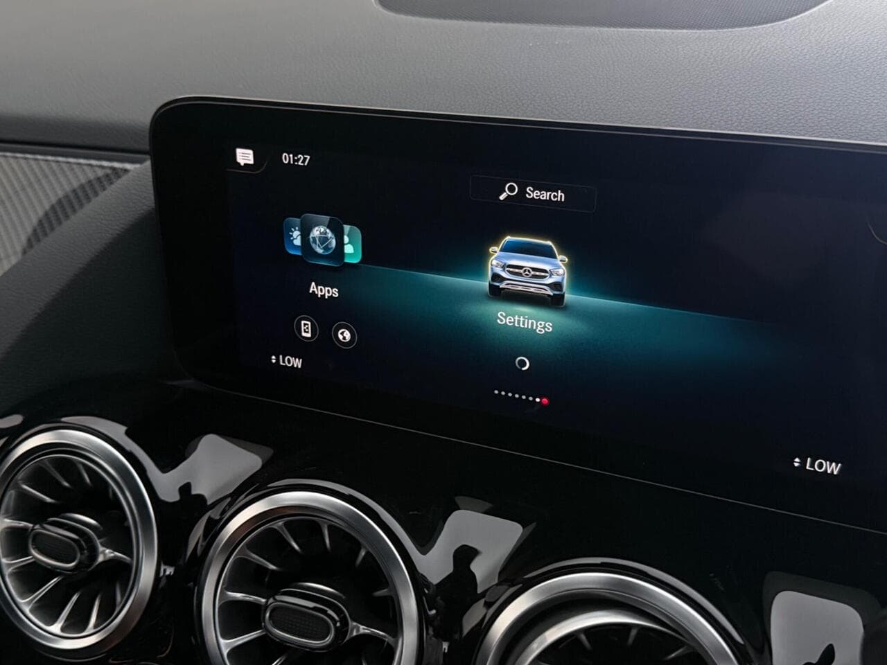 Mercedes-Benz GLA thumbnail Infotainment System