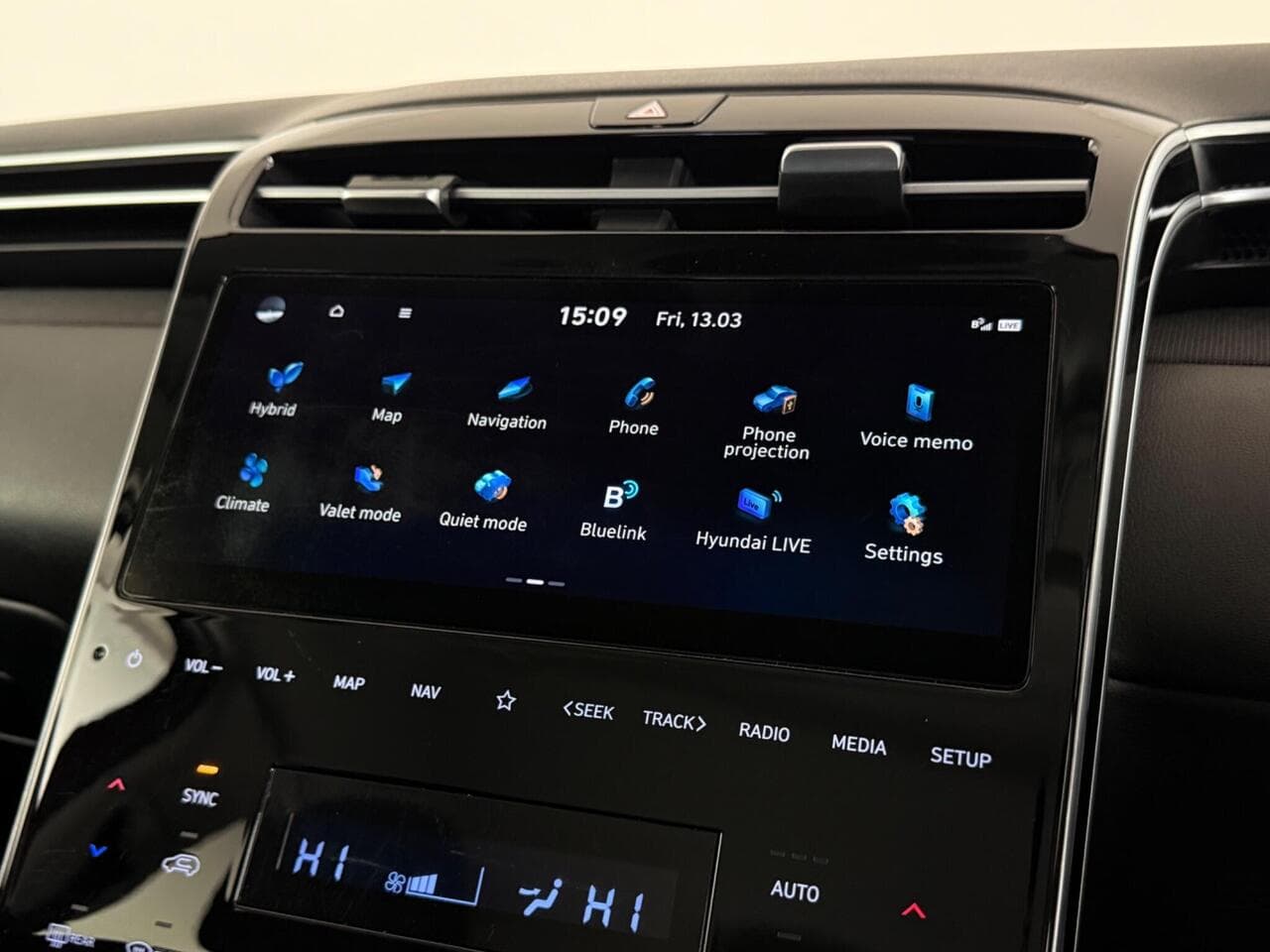 Hyundai TUCSON thumbnail Infotainment System
