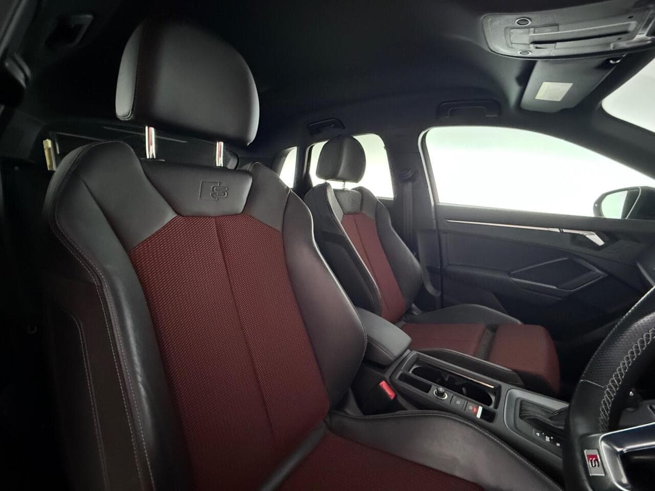 Audi Q3 thumbnail Seat Driver
