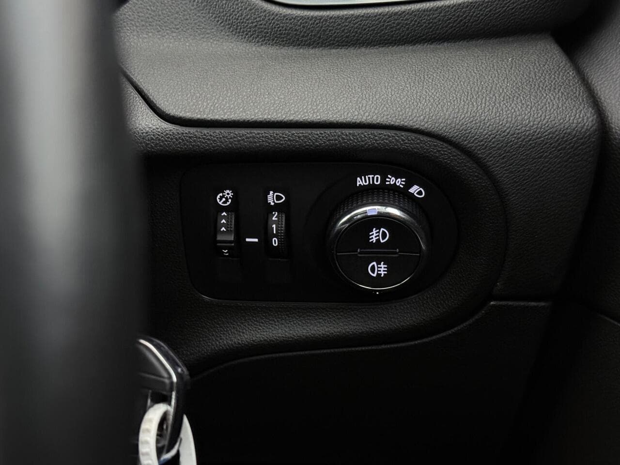 Vauxhall Grandland X thumbnail Misc Controls