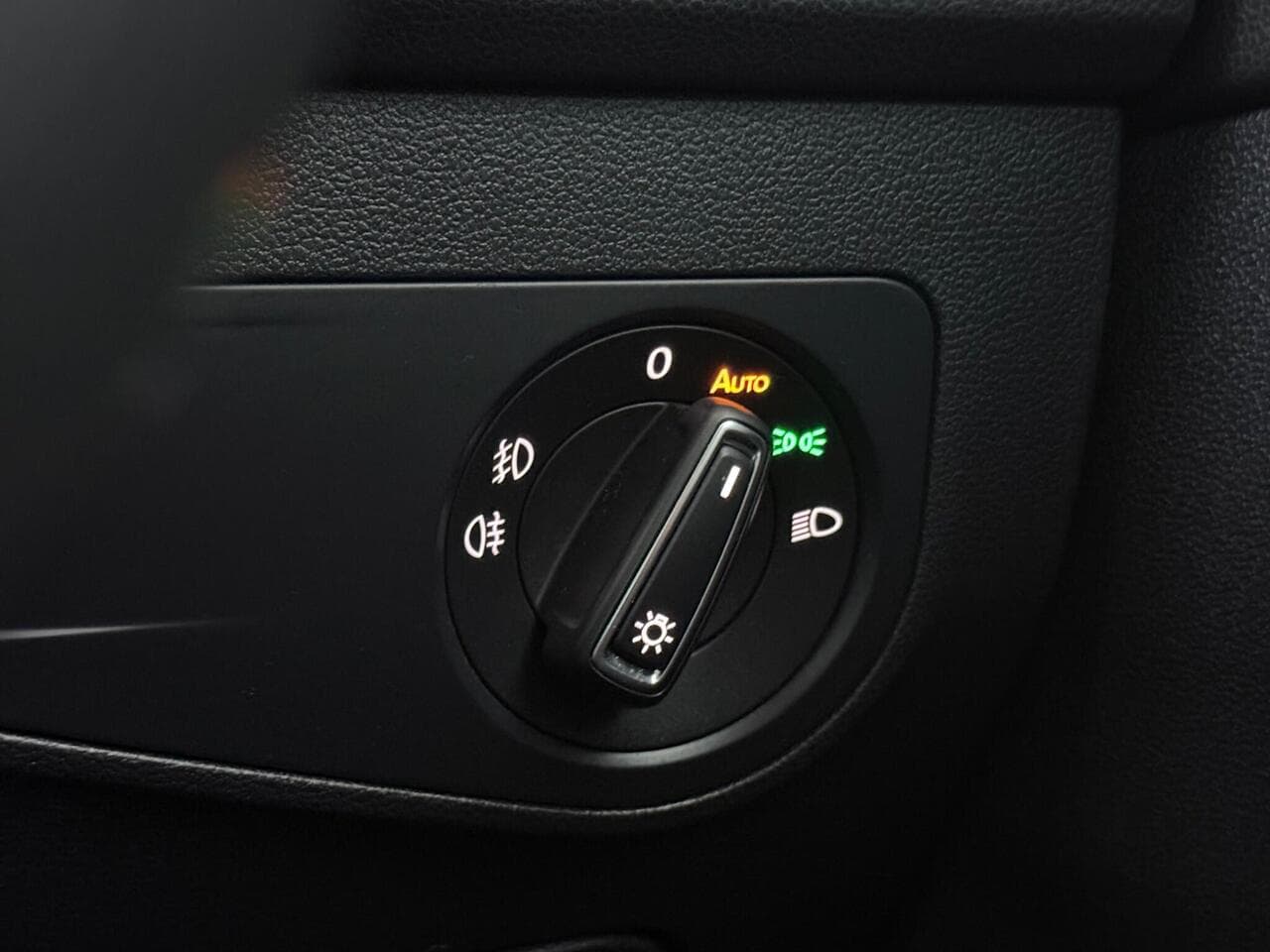 Volkswagen Tiguan thumbnail Misc Controls
