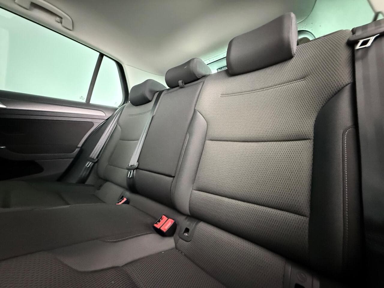 Volkswagen Golf thumbnail Seats Rear