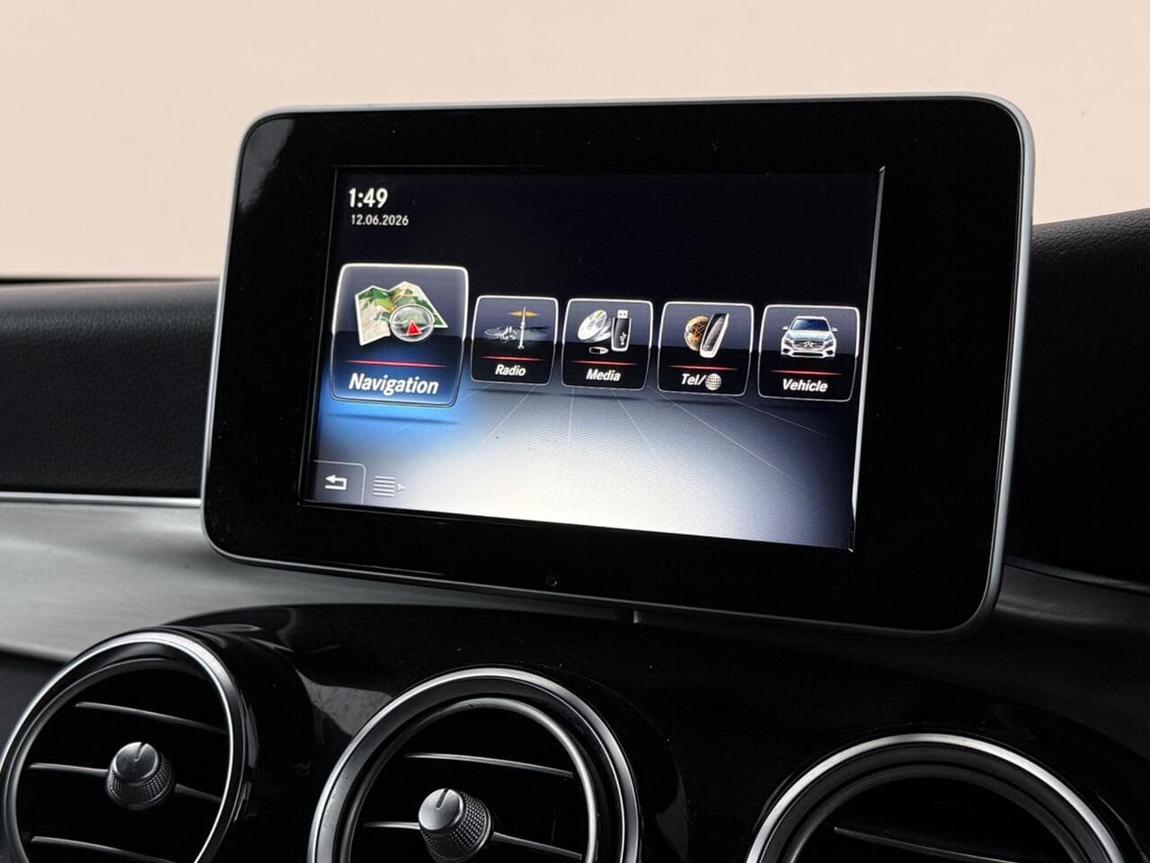 Mercedes-Benz GLC thumbnail Infotainment System