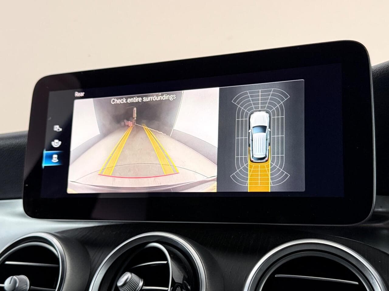 Mercedes-Benz GLC thumbnail Infotainment System