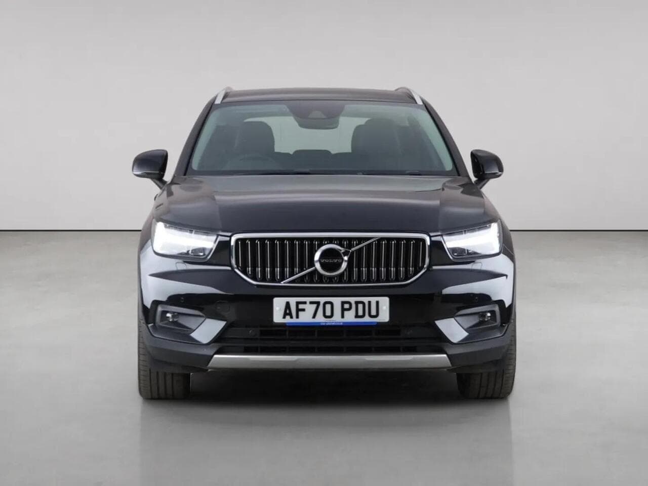 Volvo XC40 thumbnail Front
