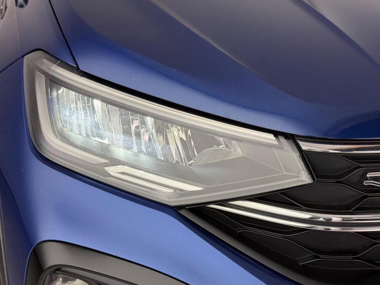 Volkswagen Taigo thumbnail Lights Front