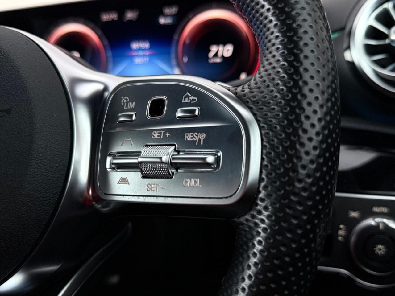 Mercedes-Benz A Class thumbnail Misc Controls