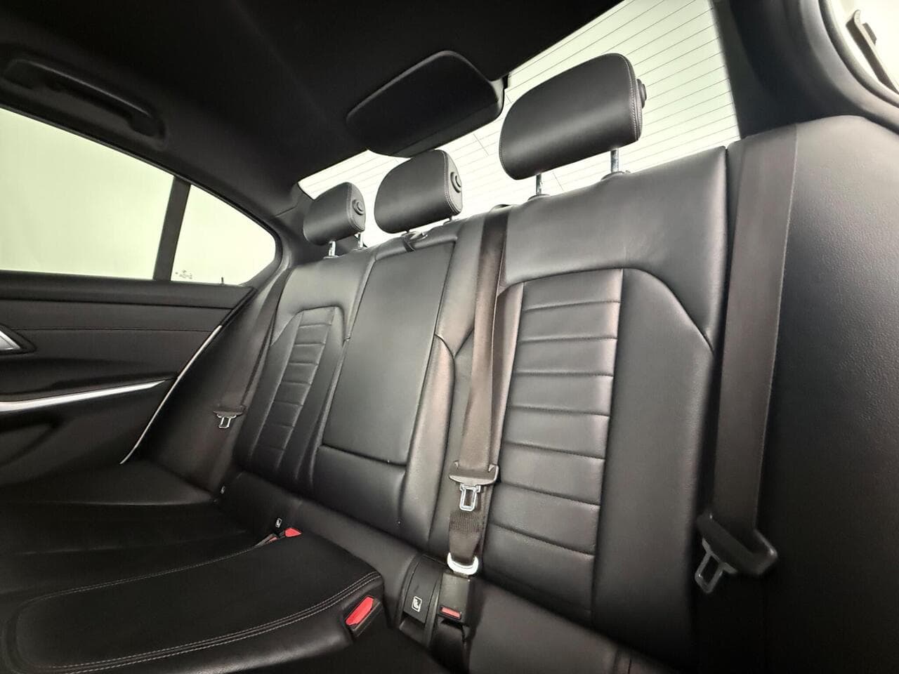 BMW 3 Series thumbnail Seats Rear
