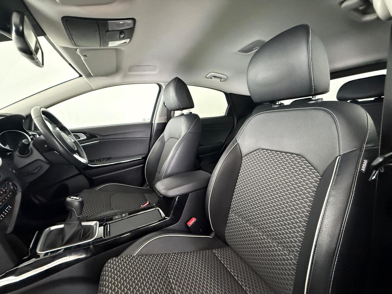 Kia XCeed thumbnail Seat Front Passenger