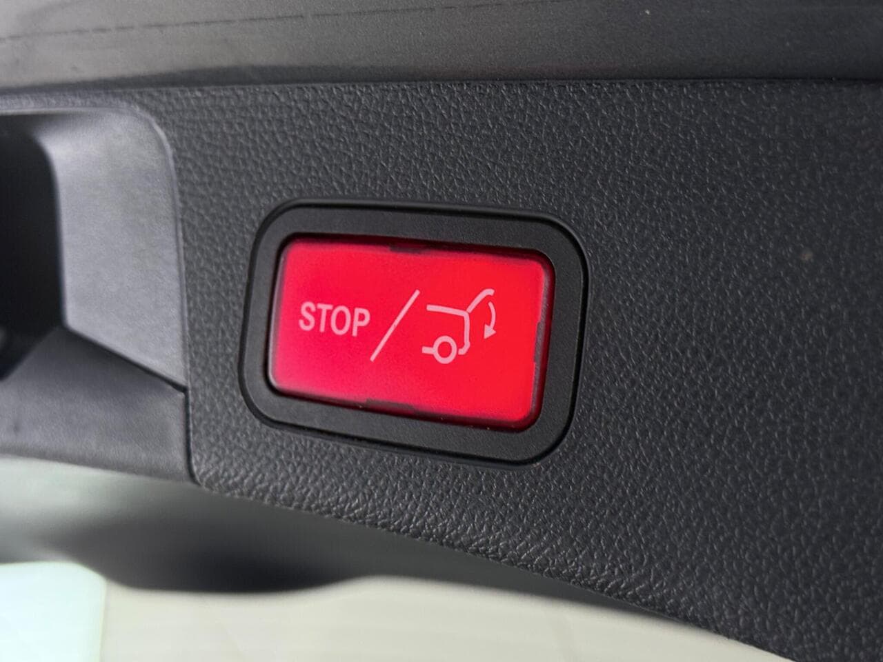 Mercedes-Benz C Class thumbnail Misc Controls