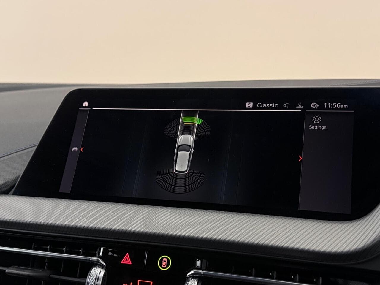 BMW 1 Series thumbnail Infotainment System