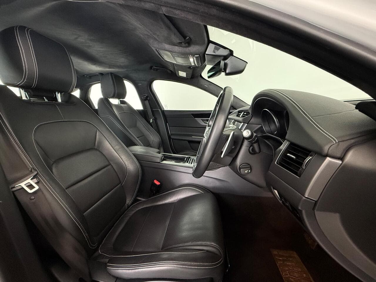 Jaguar XF thumbnail Seat Driver