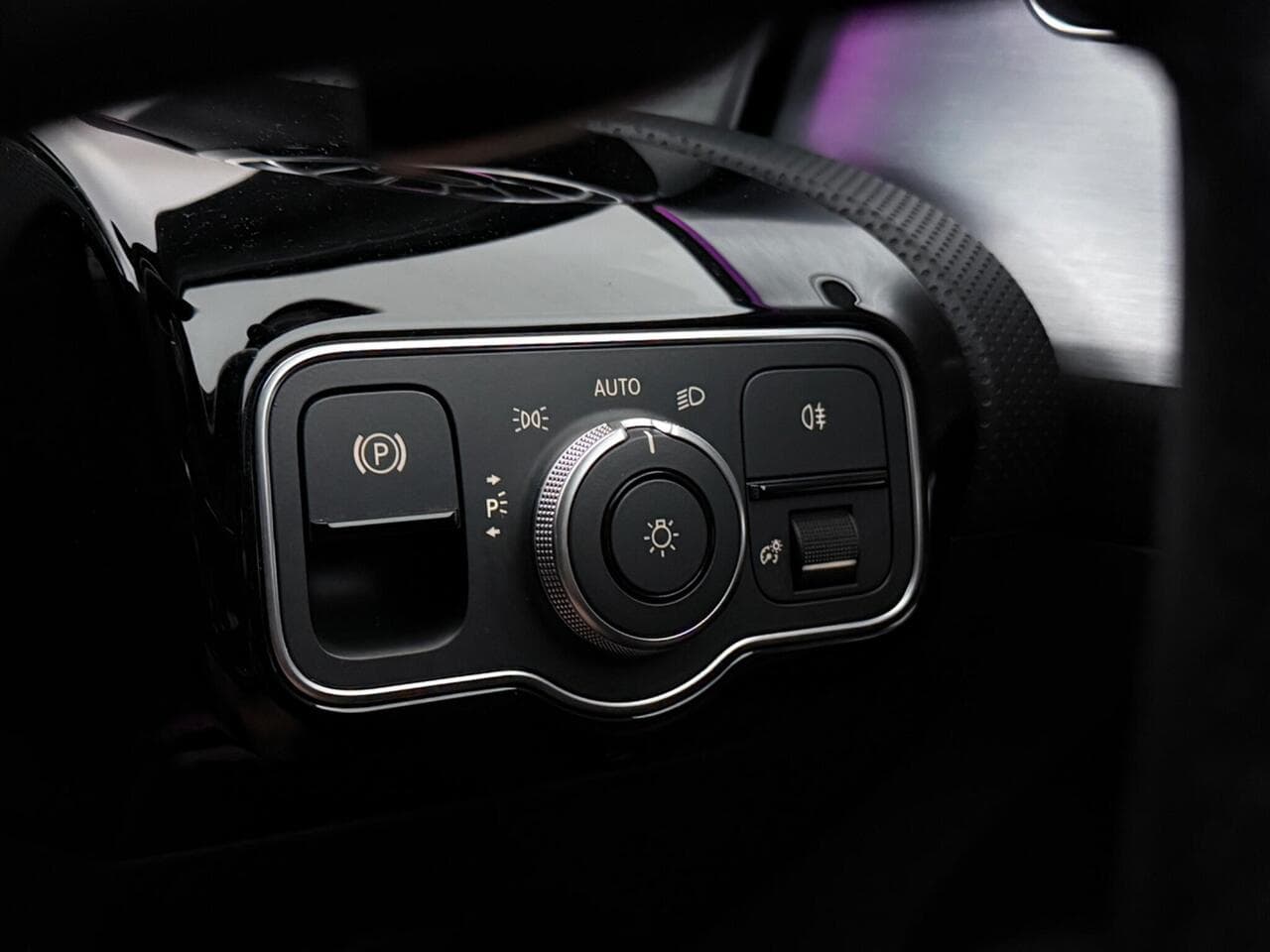 Mercedes-Benz A Class thumbnail Misc Controls