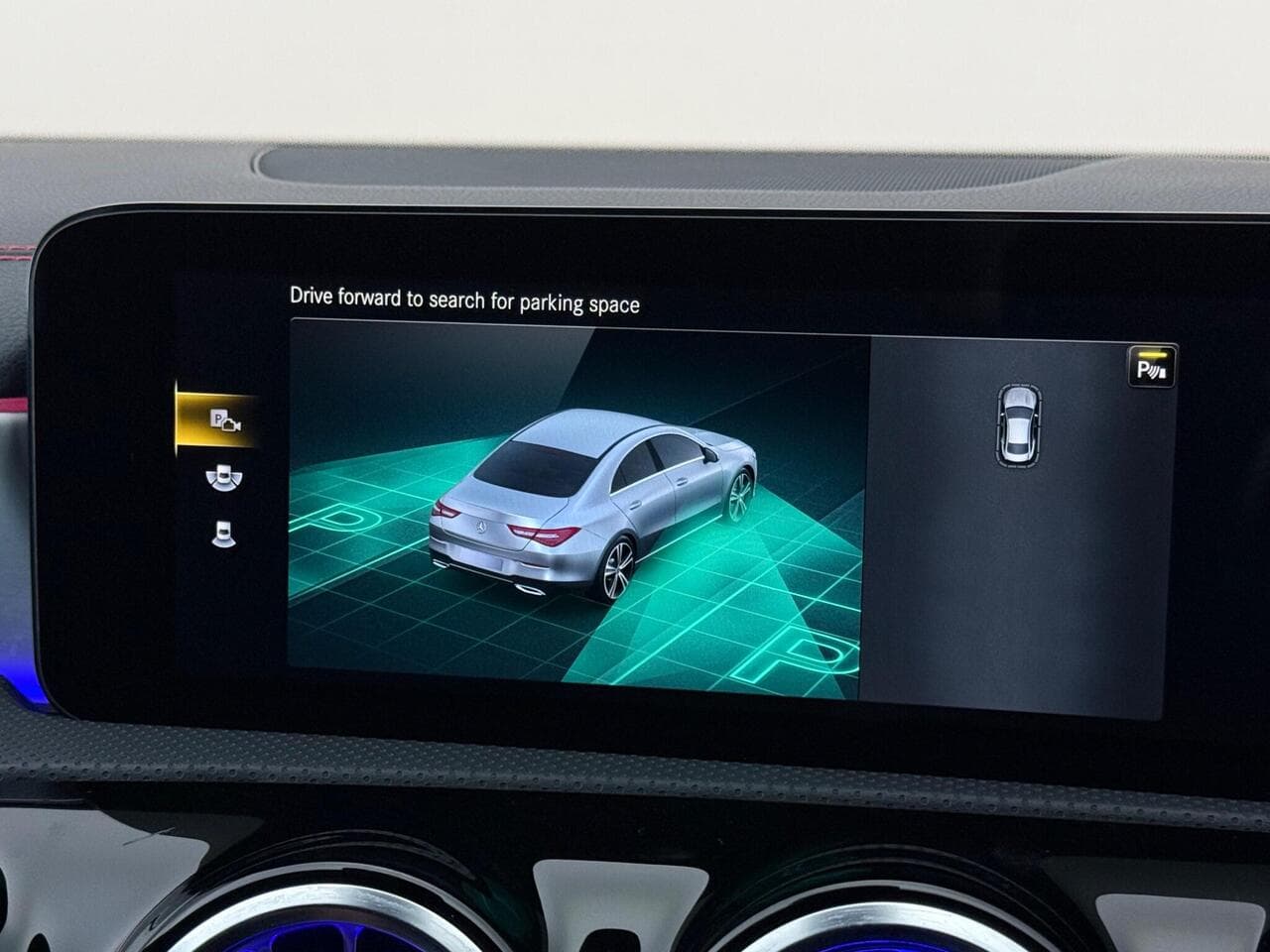 Mercedes-Benz CLA thumbnail Infotainment System