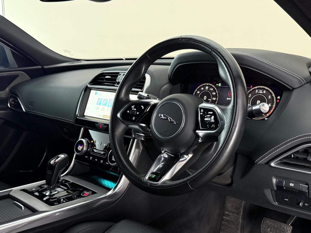 Jaguar XE thumbnail Interior Front