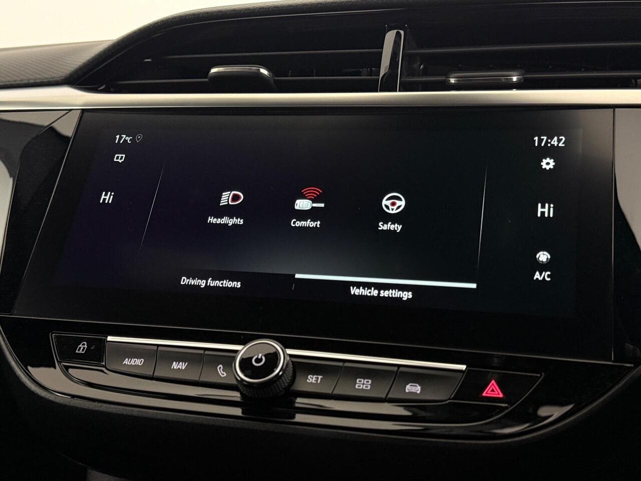 Vauxhall Corsa thumbnail Infotainment System