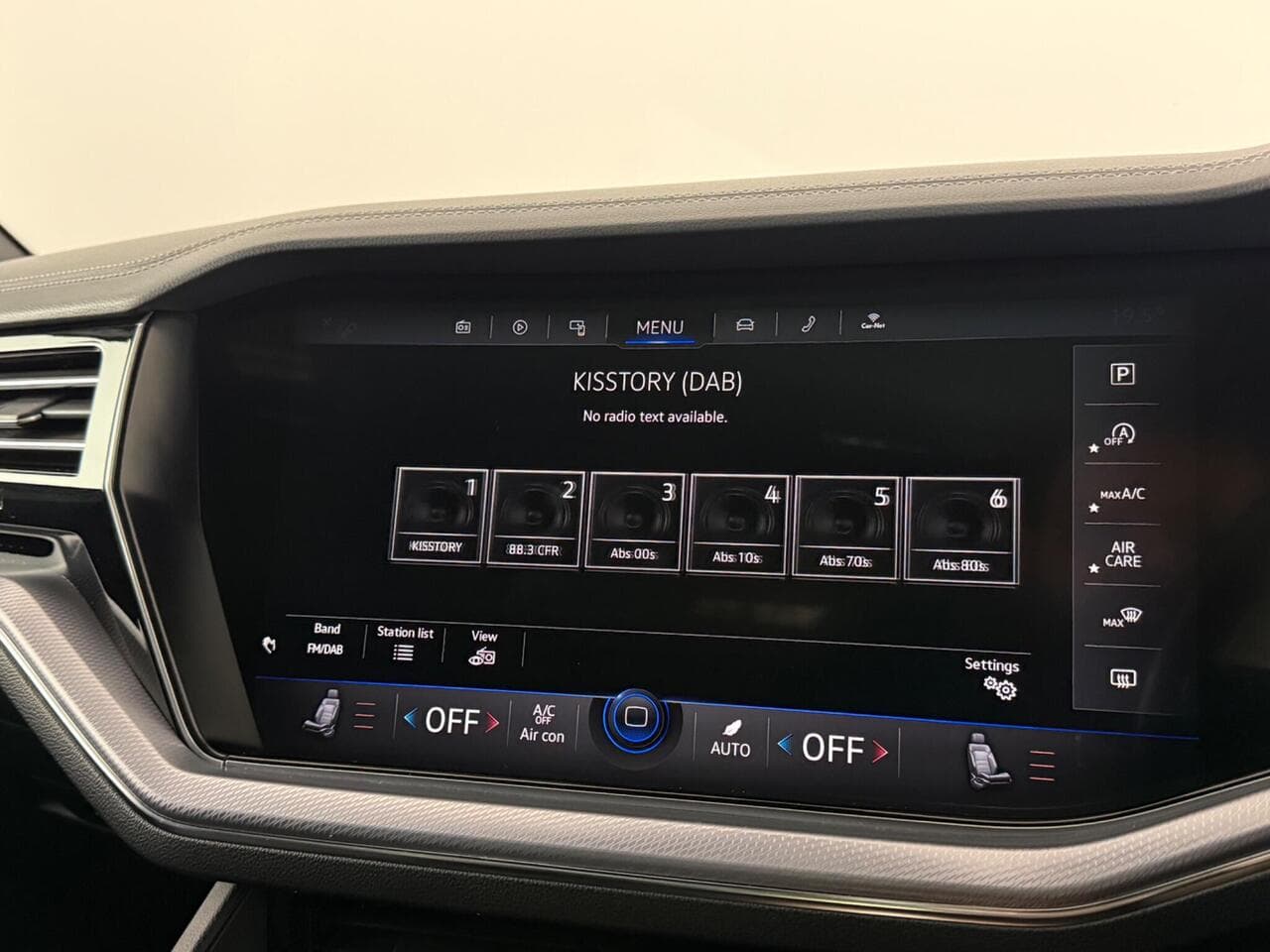 Volkswagen Touareg thumbnail Infotainment System