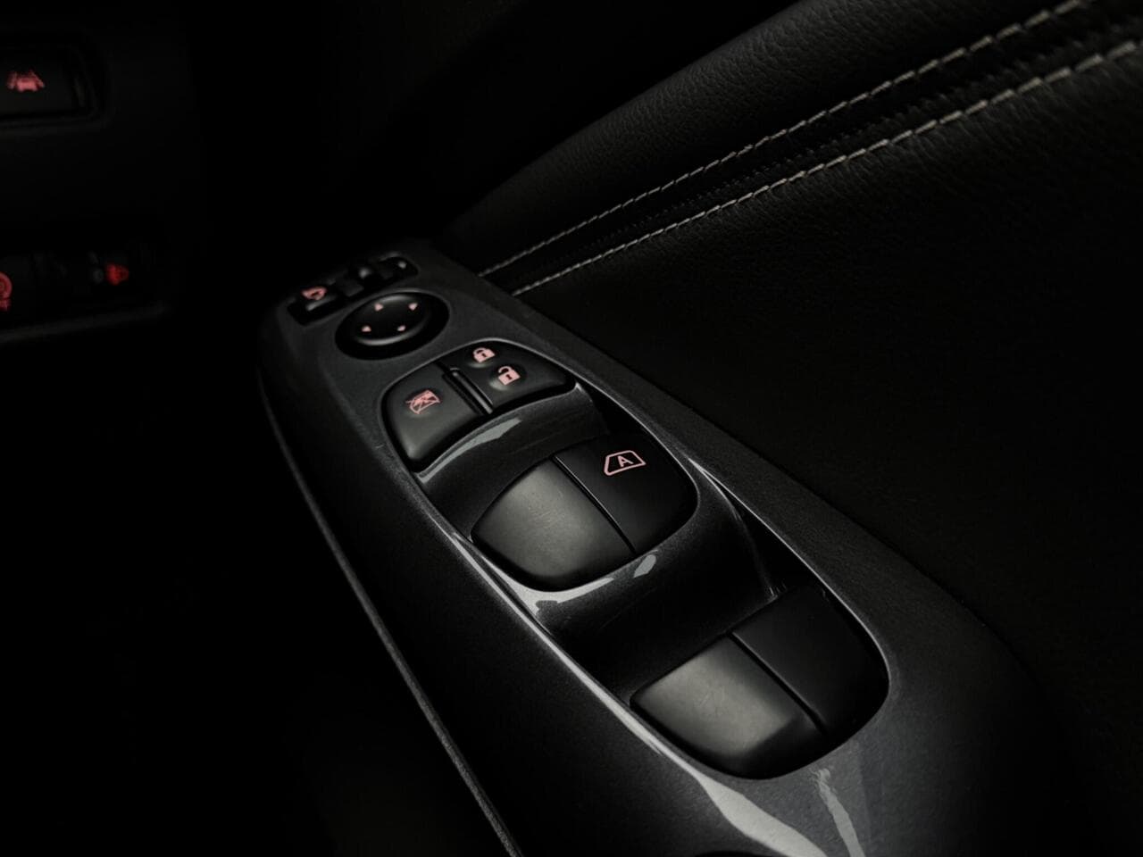 Nissan Juke thumbnail Misc Controls