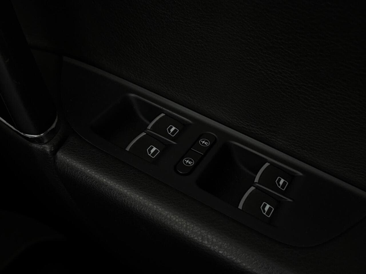 Volkswagen Touareg thumbnail Misc Controls