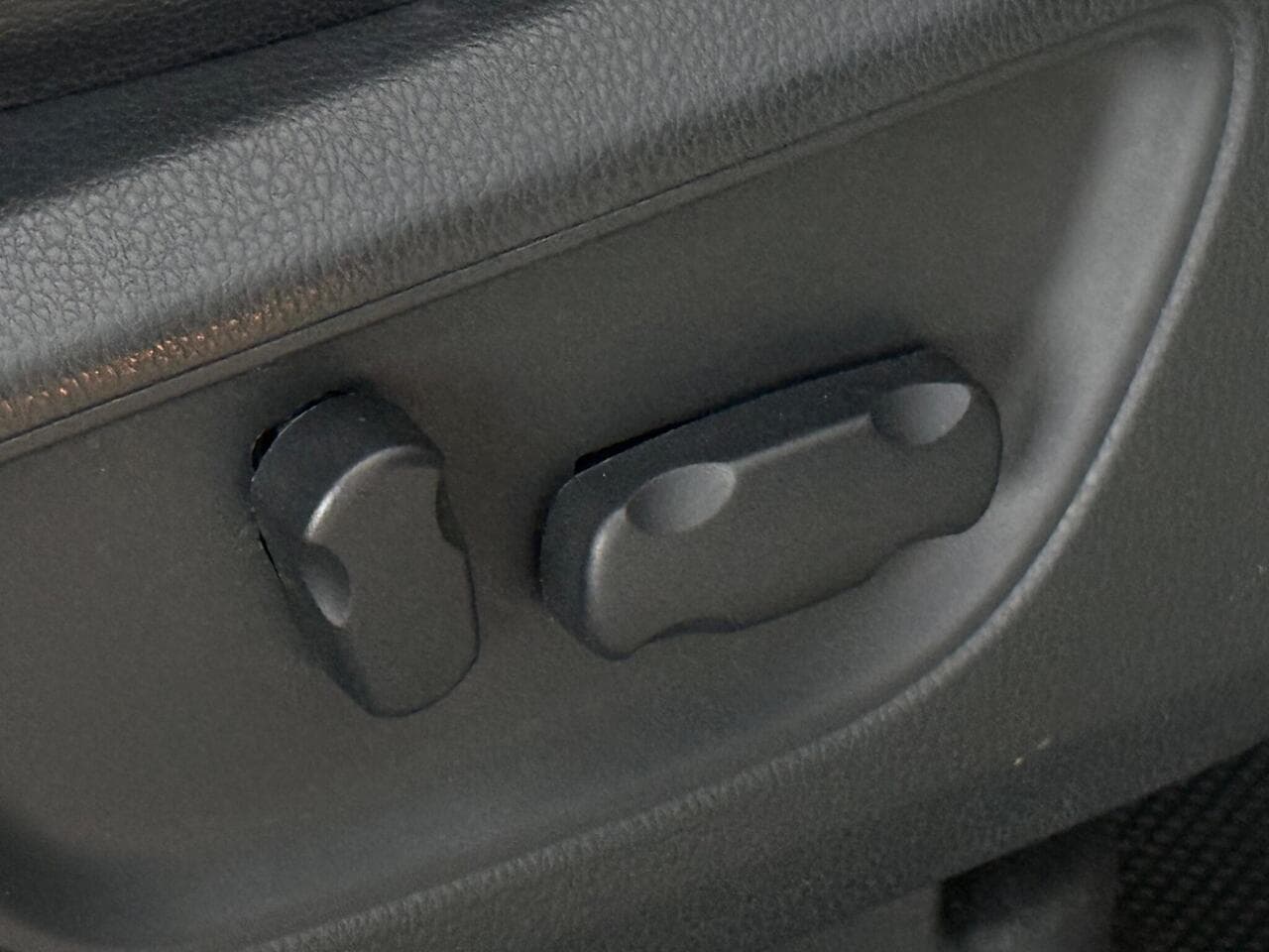 Mitsubishi Shogun Sport thumbnail Misc Controls