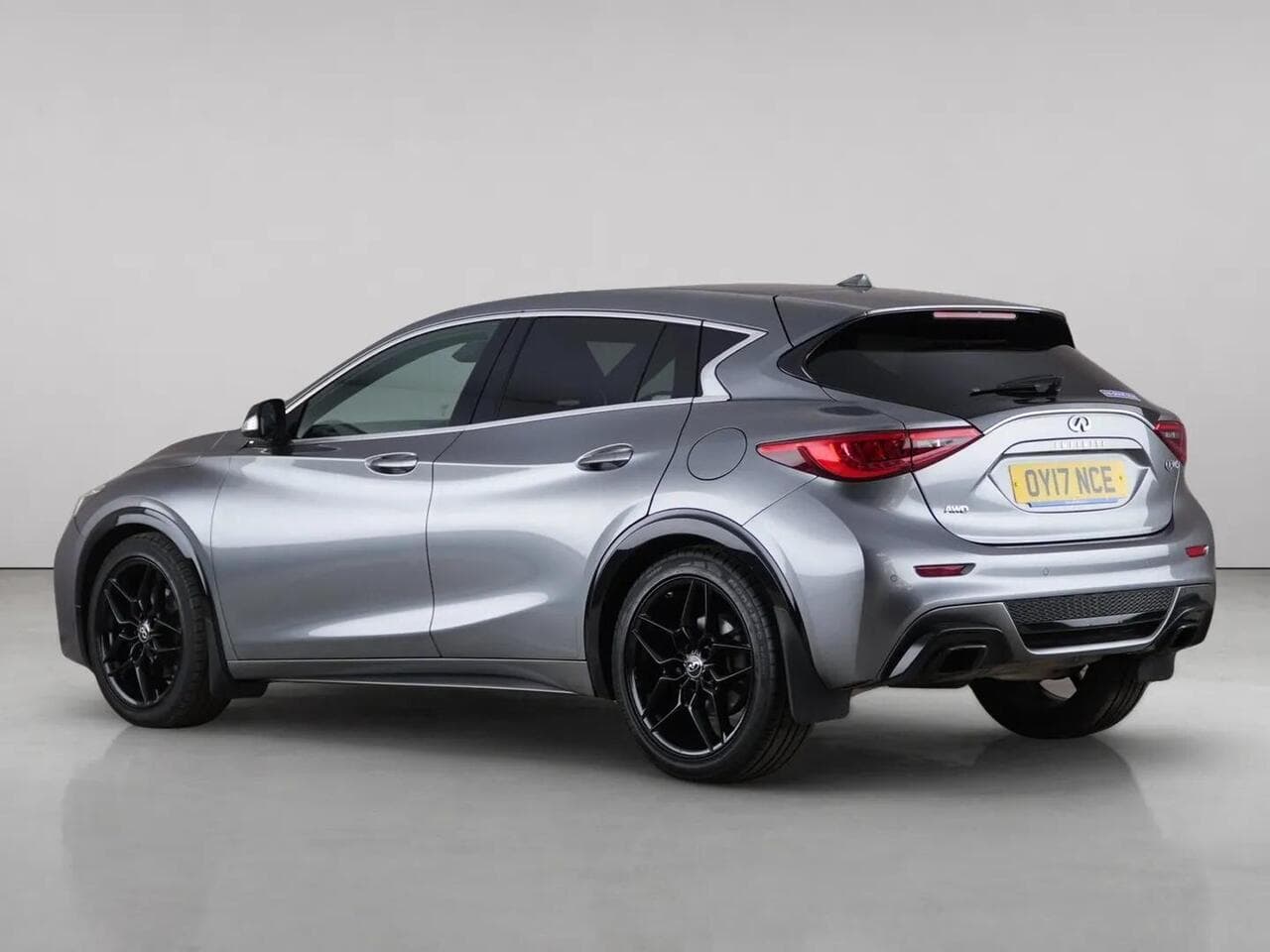 Infiniti Q30 thumbnail Rear Left