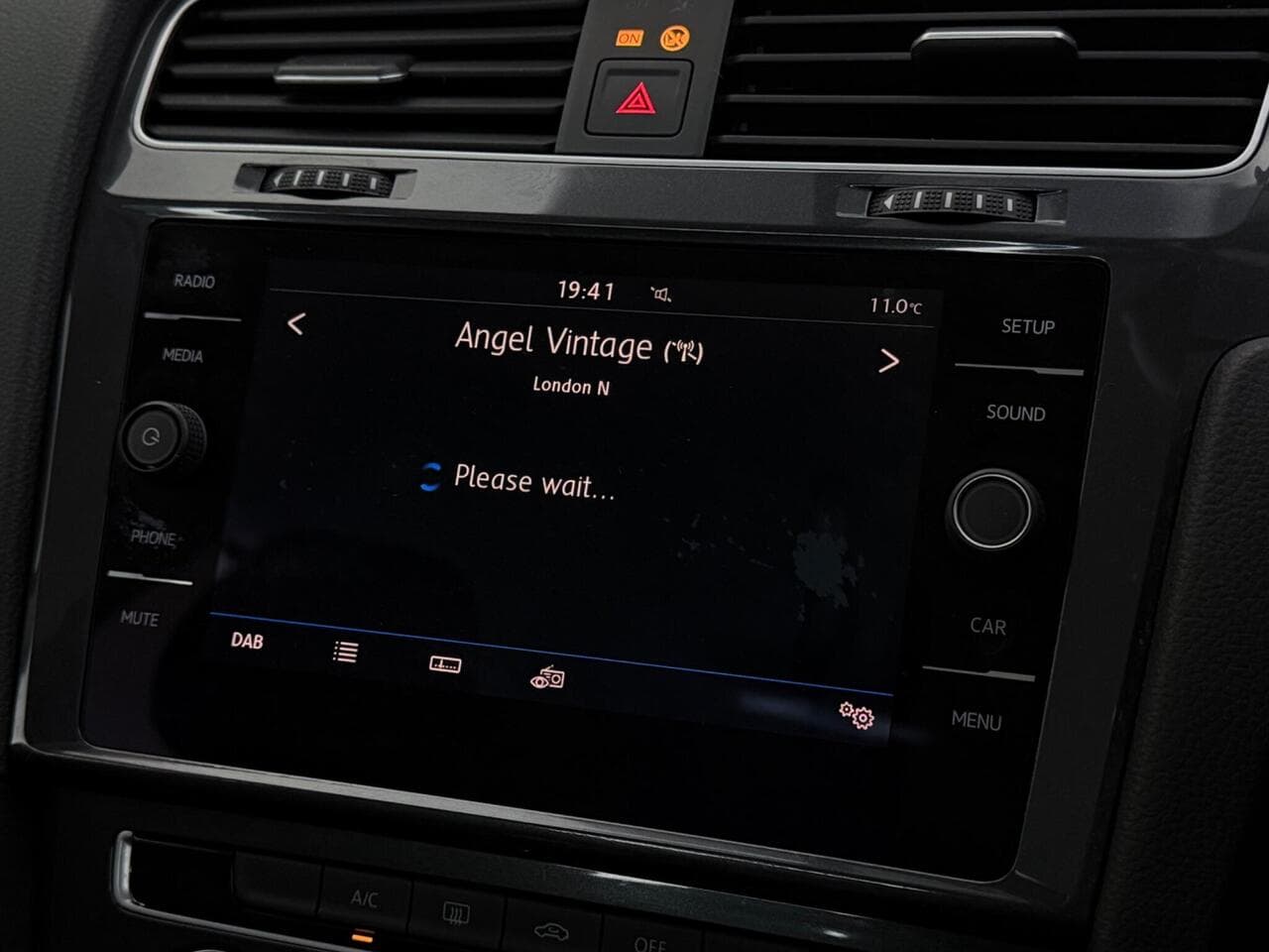 Volkswagen Golf thumbnail Infotainment System