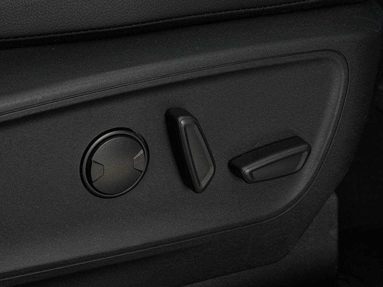 Ford Kuga thumbnail Misc Controls