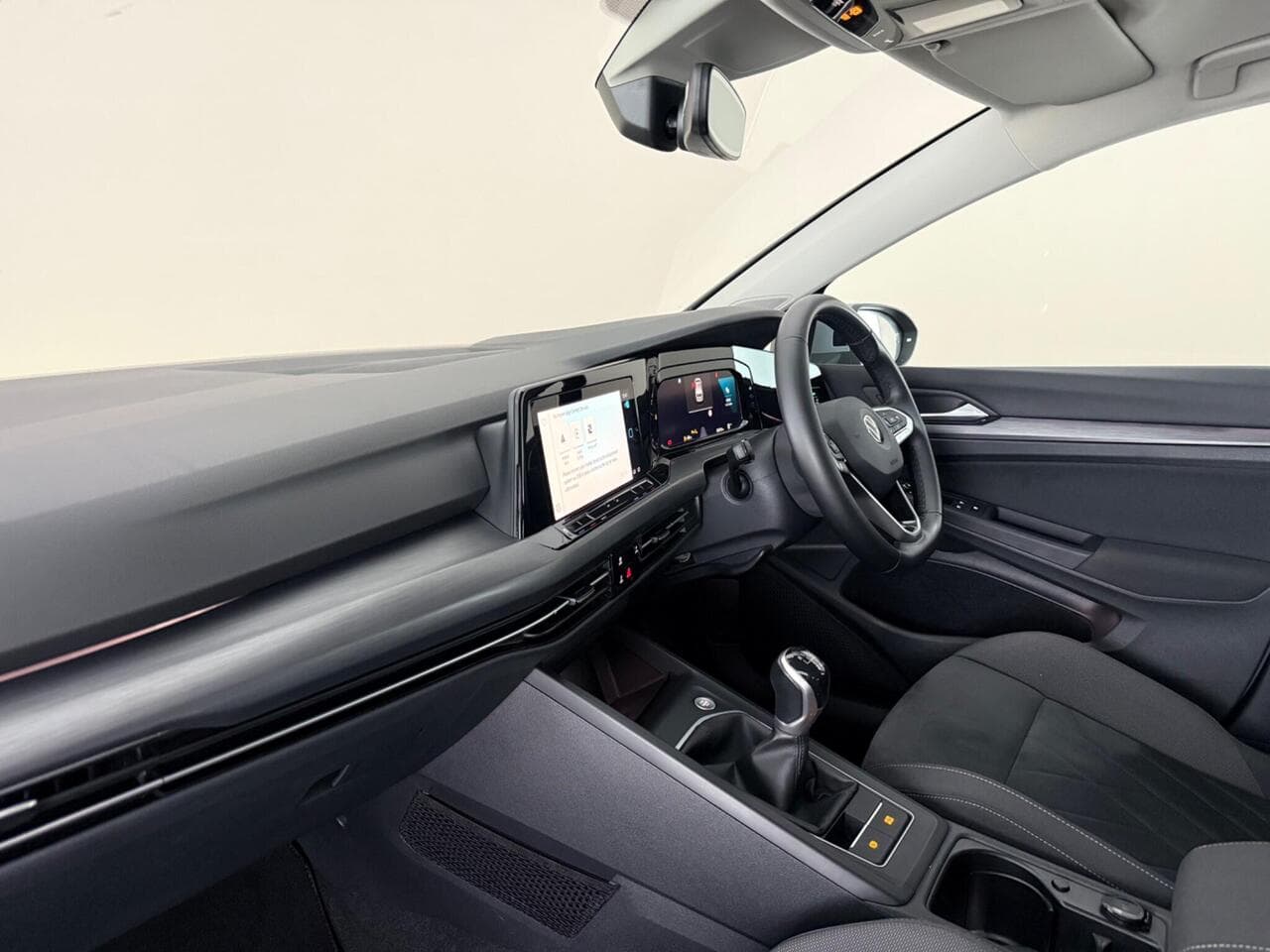 Volkswagen Golf thumbnail Interior Front