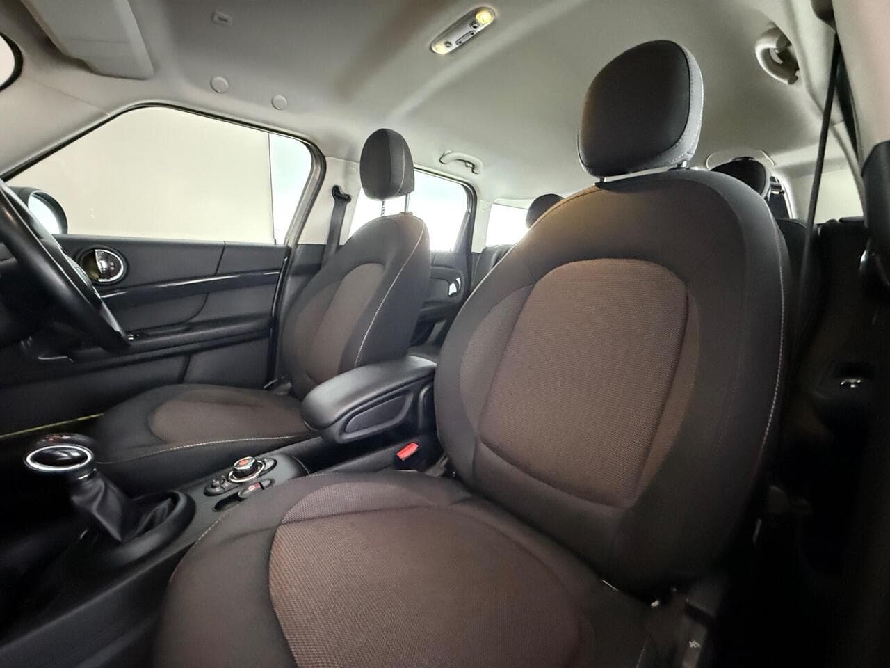 MINI Countryman thumbnail Seat Front Passenger