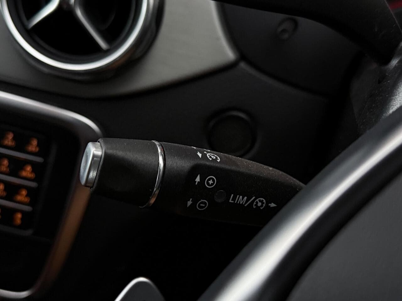 Mercedes-Benz GLA thumbnail Misc Controls