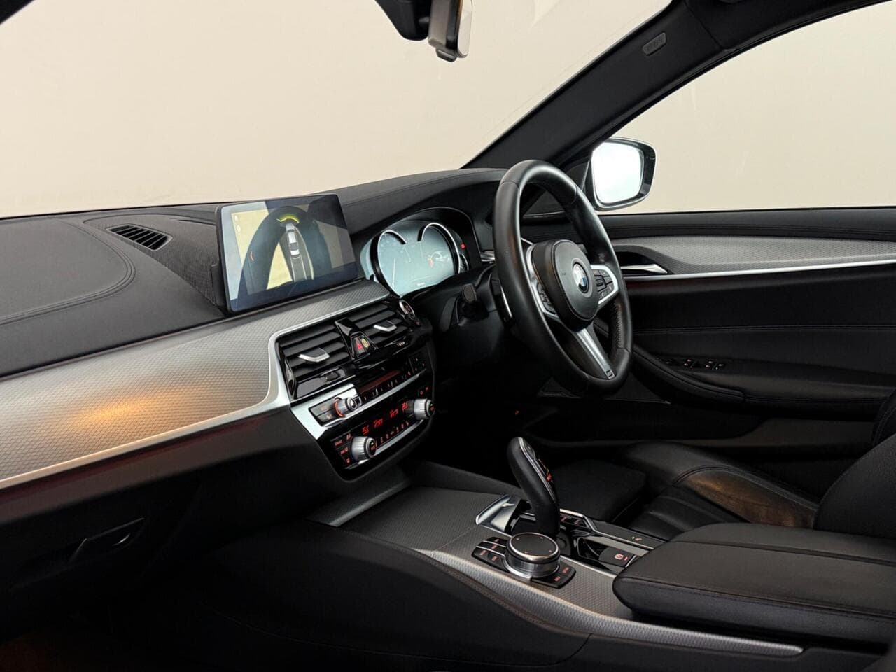 BMW 5 Series thumbnail Interior Front