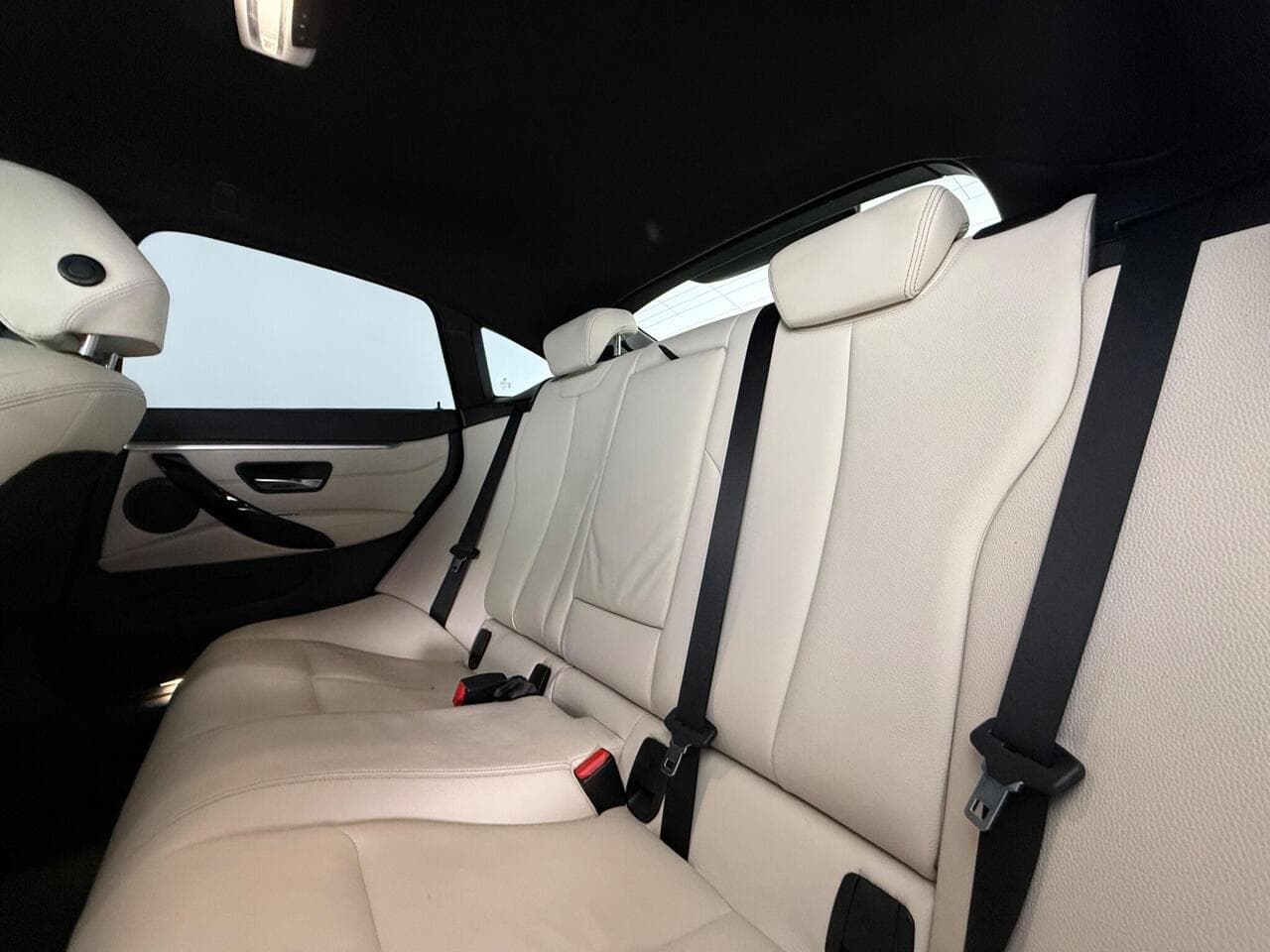 BMW 4 Series Gran Coupe thumbnail Seats Rear