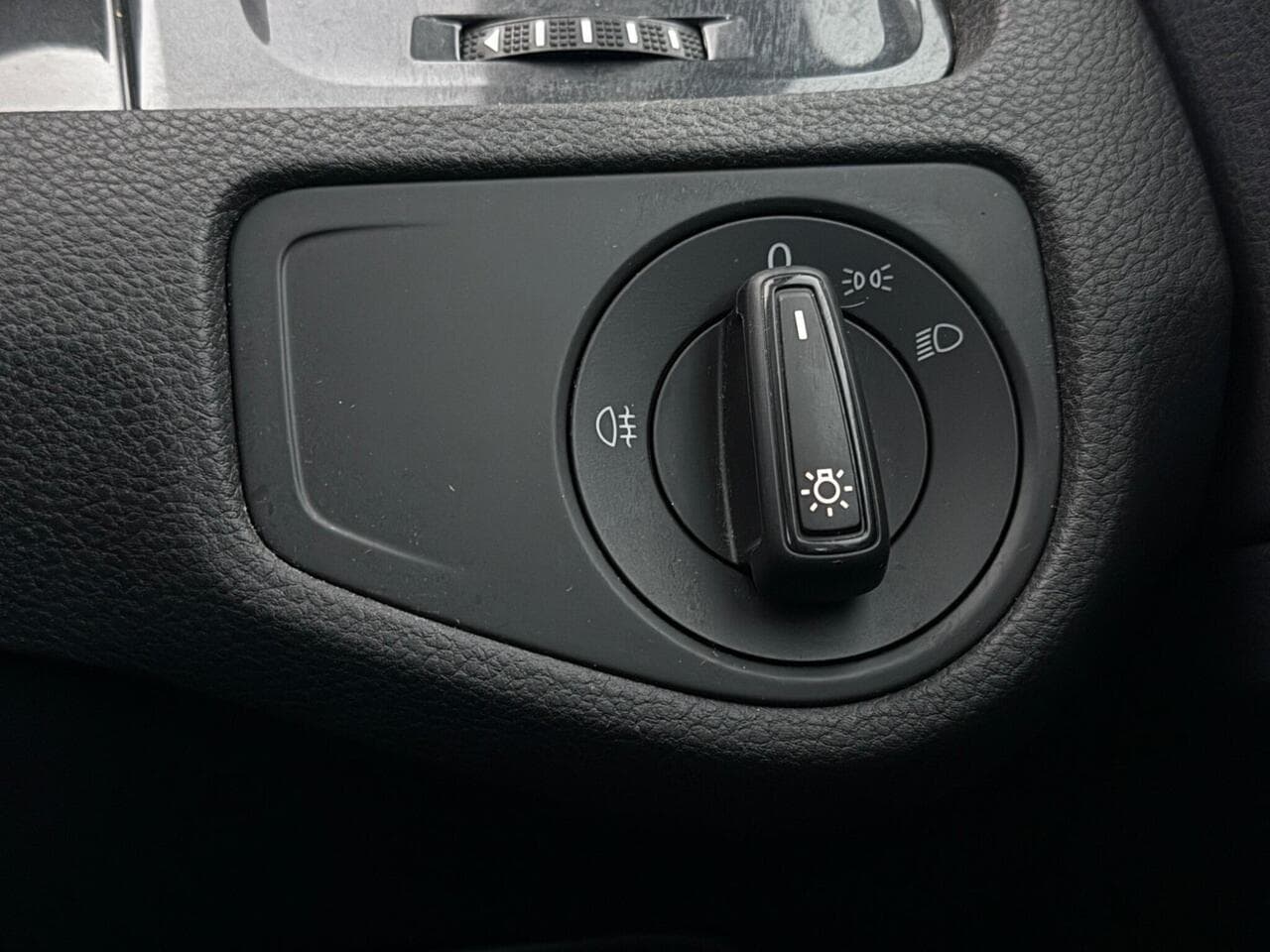 Volkswagen Golf thumbnail Misc Controls