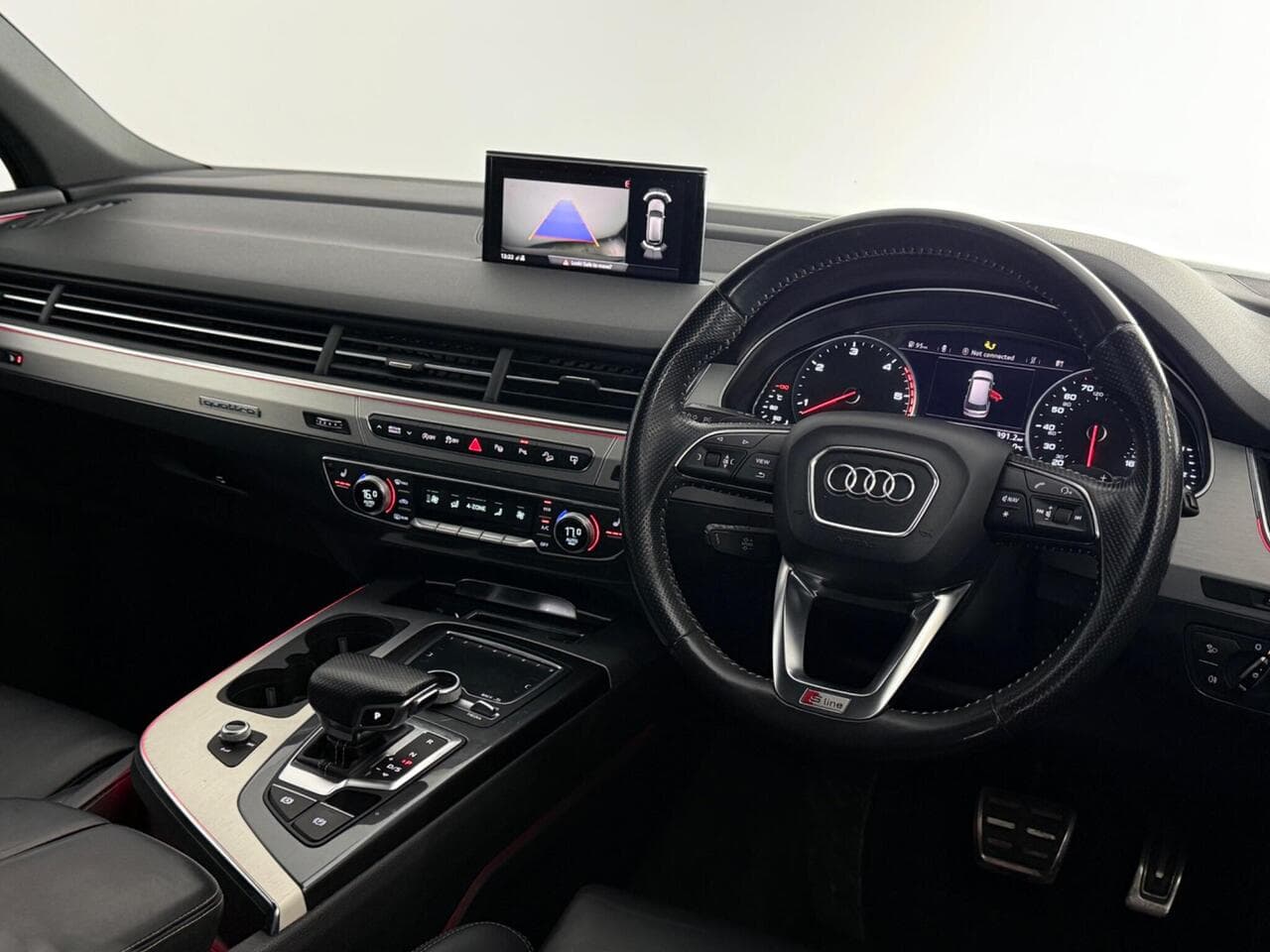 Audi Q7 thumbnail Interior Front
