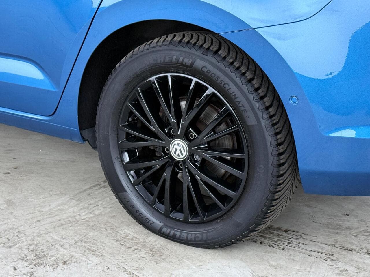 Volkswagen Touran thumbnail Wheel