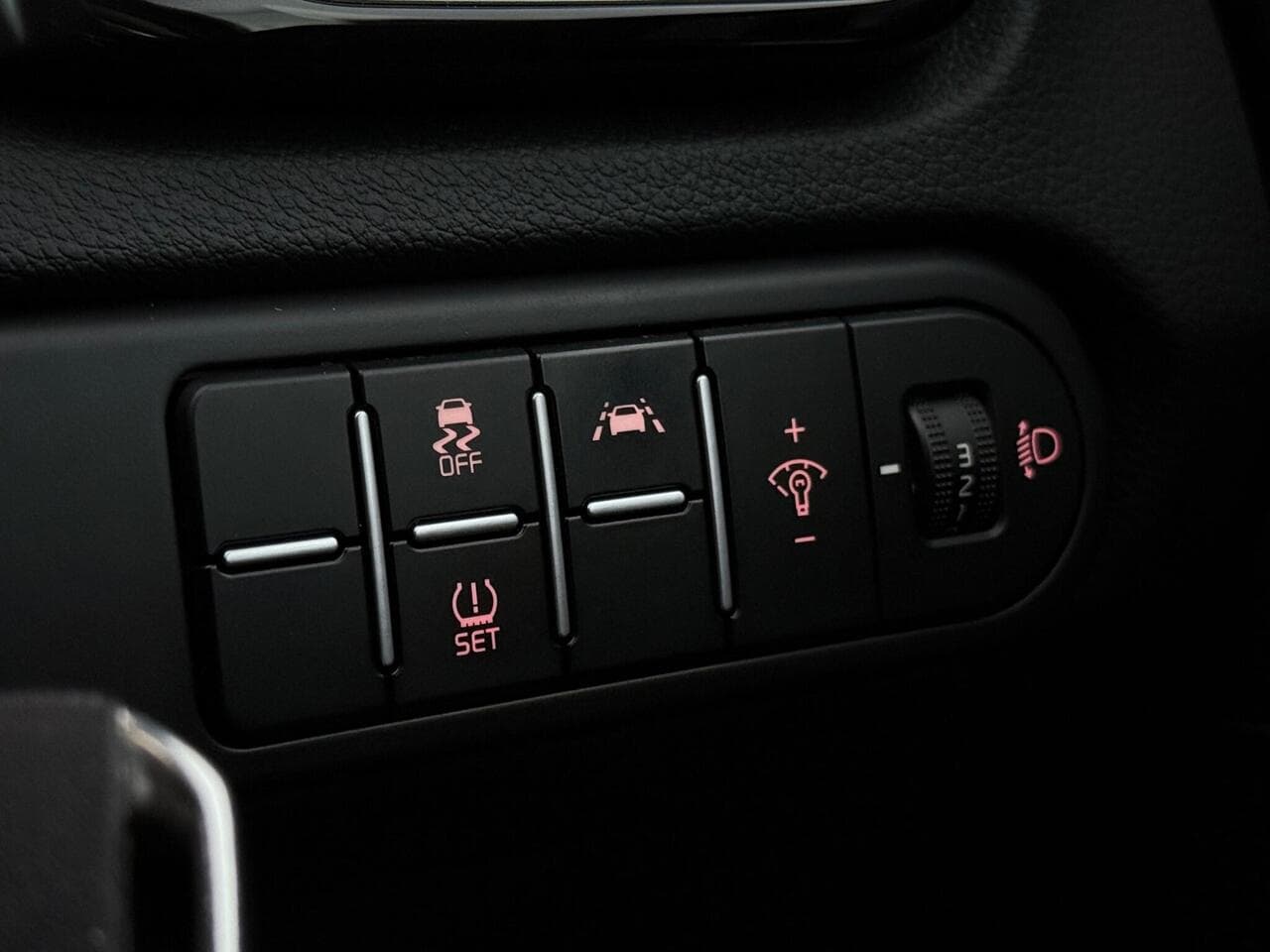 Kia XCeed thumbnail Misc Controls