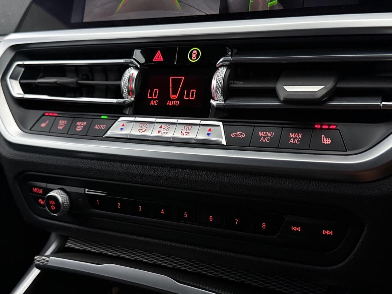 BMW 3 Series thumbnail Infotainment System