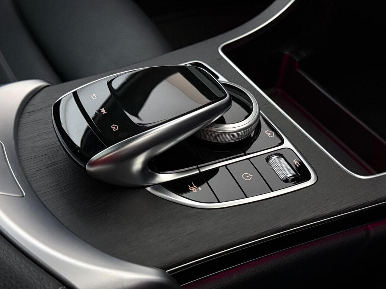 Mercedes-Benz C Class thumbnail Misc Controls
