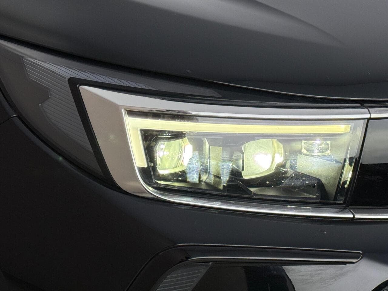 Vauxhall Grandland thumbnail Lights Front