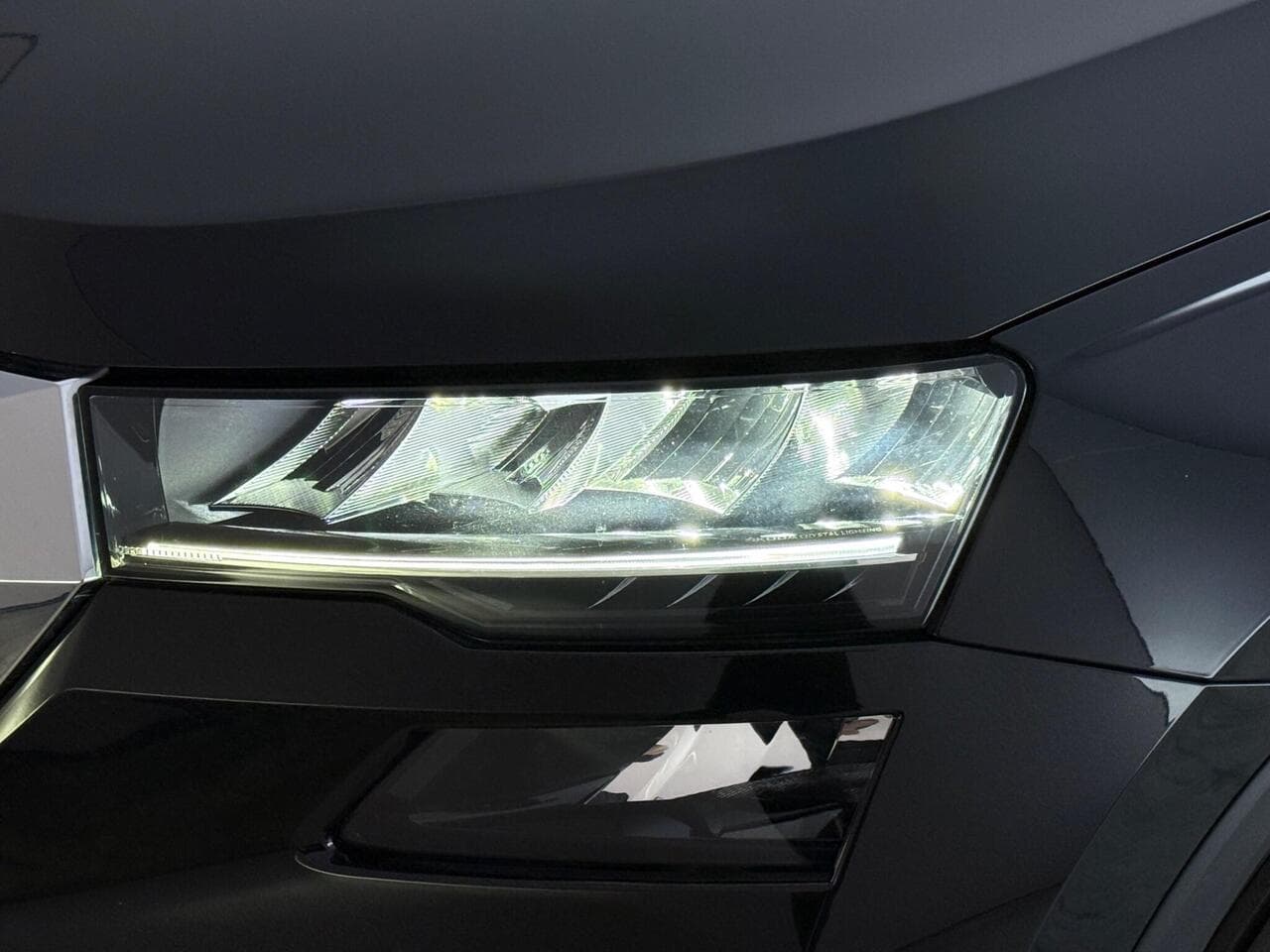 Skoda Karoq thumbnail Lights Front