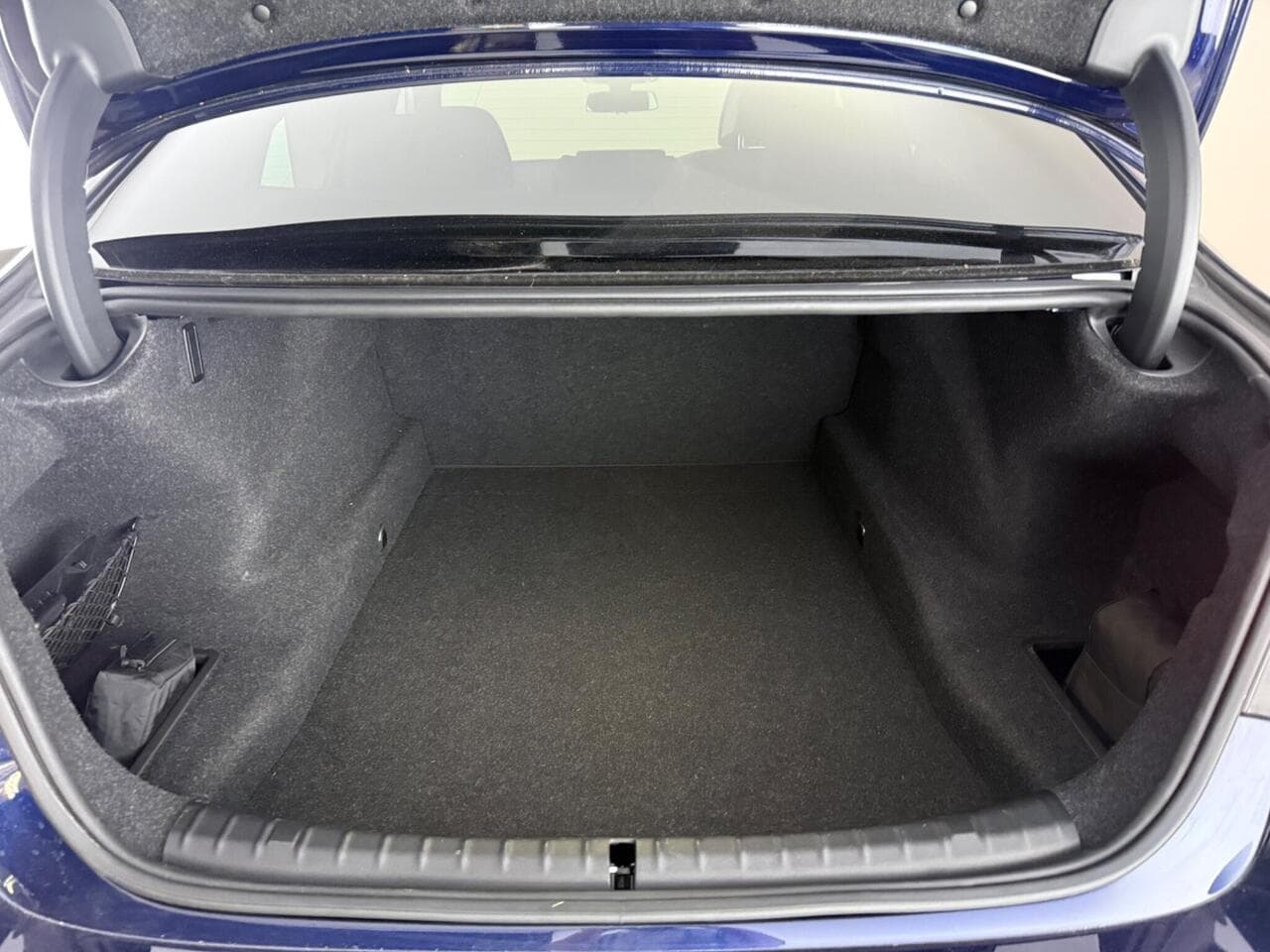 BMW 5 Series thumbnail Boot
