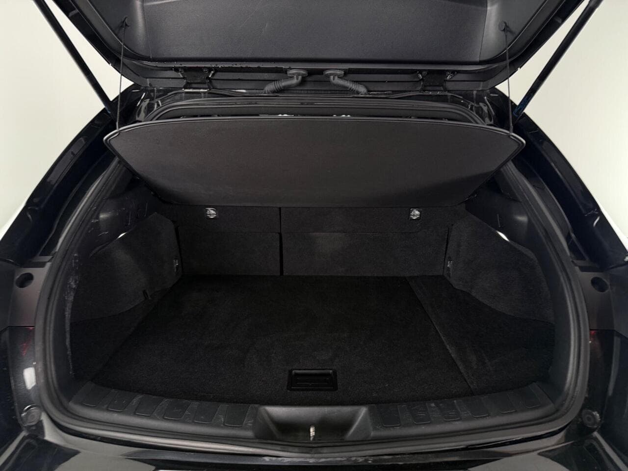 Lexus UX thumbnail Boot