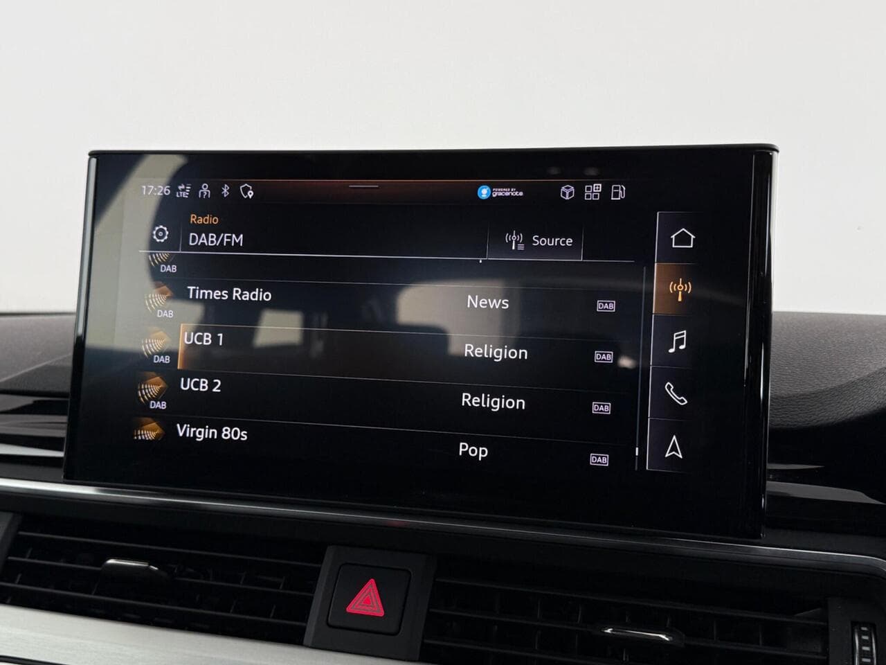 Audi A4 Avant thumbnail Infotainment System
