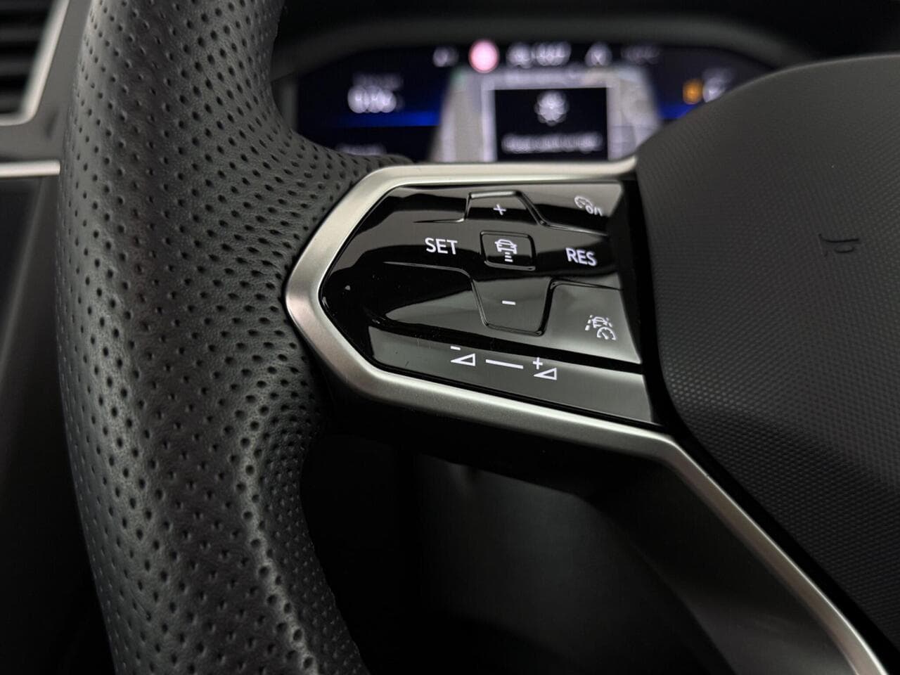 Volkswagen Tiguan thumbnail Misc Controls