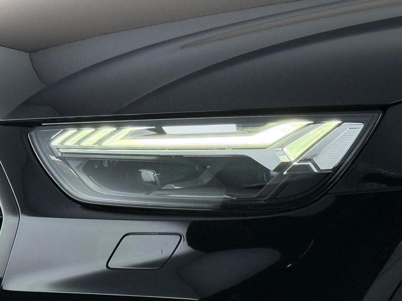 Audi Q5 thumbnail Lights Front
