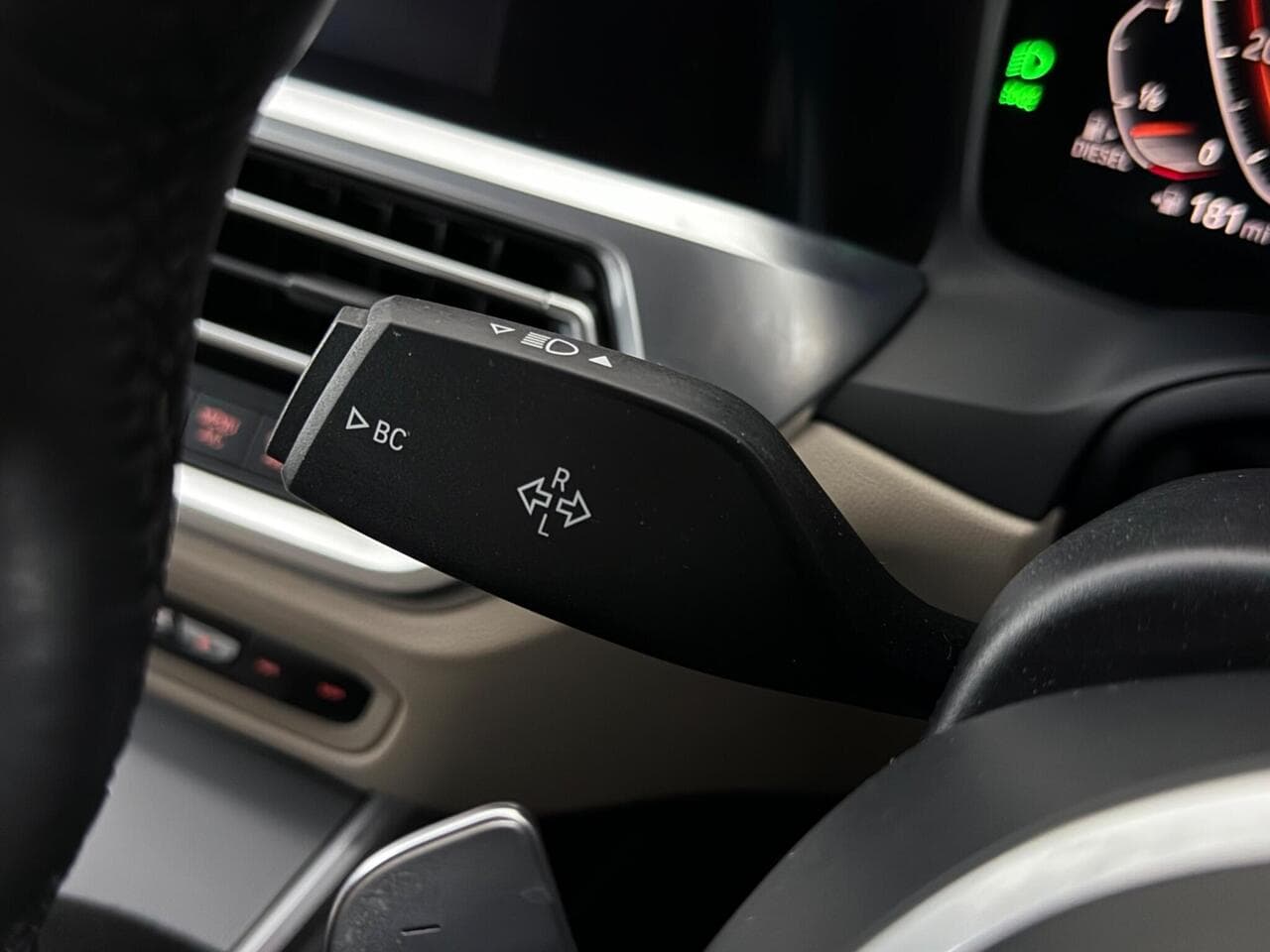 BMW 3 Series thumbnail Misc Controls
