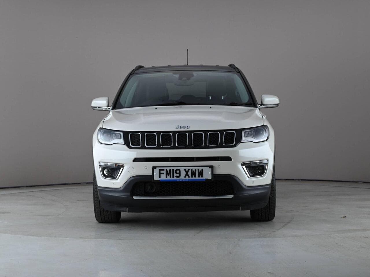 Jeep Compass thumbnail Front