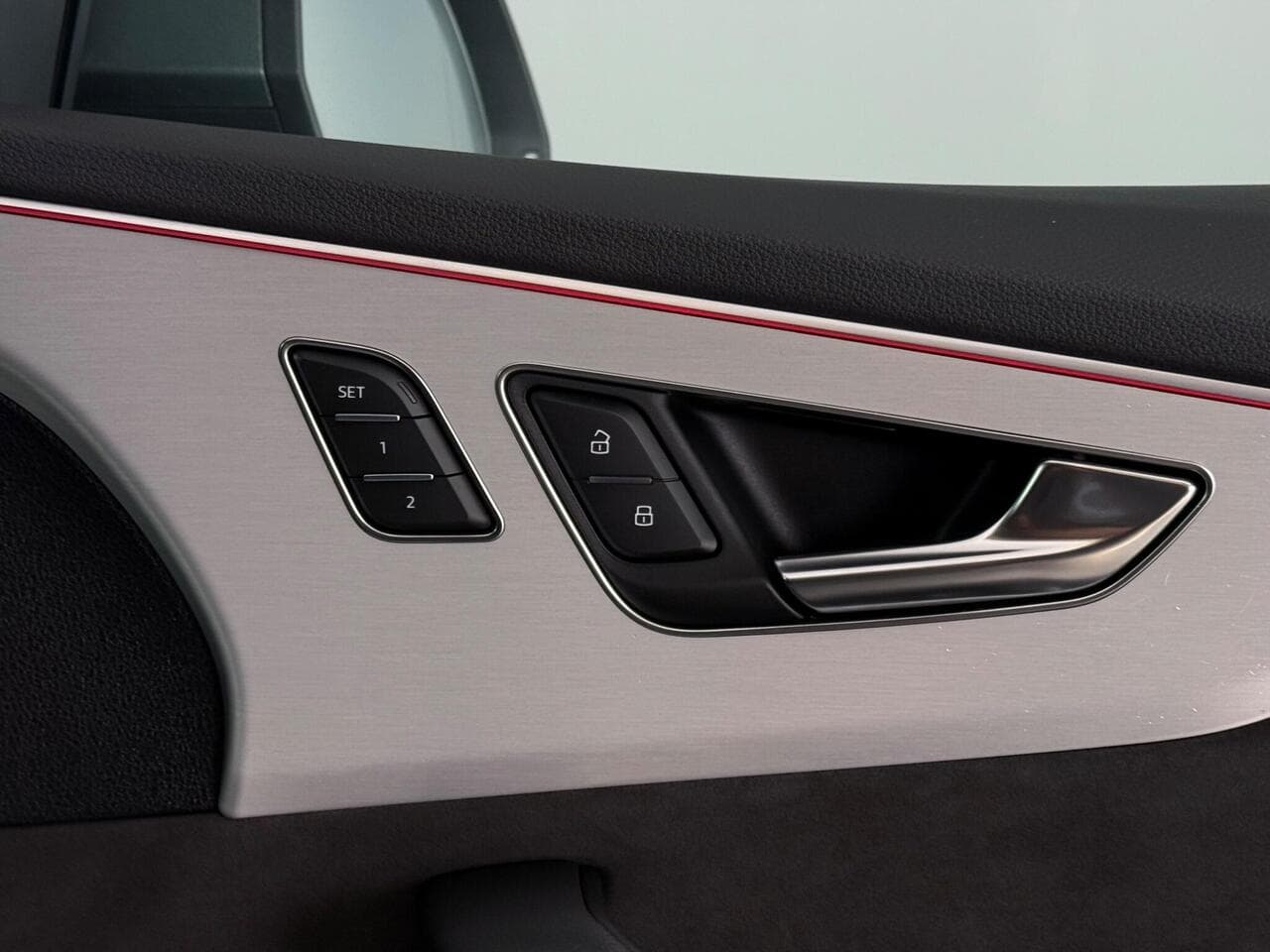 Audi Q8 thumbnail Door Interior