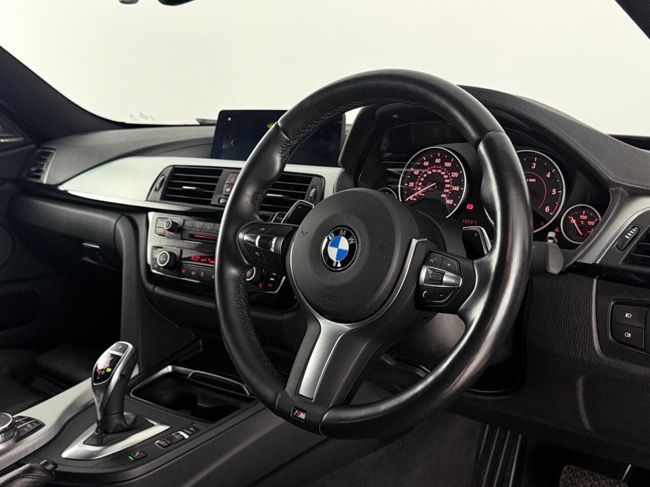 BMW 4 Series Gran Coupe thumbnail Steering Wheel